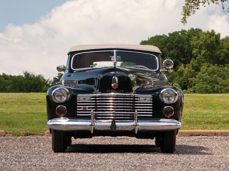  Cadillac Series 62 Convertible Sedan (6229D) 1941 года  (фото 12 из 51)